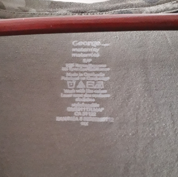 George Maternity Camo Vneck T-Shirt - Picture 3 of 4